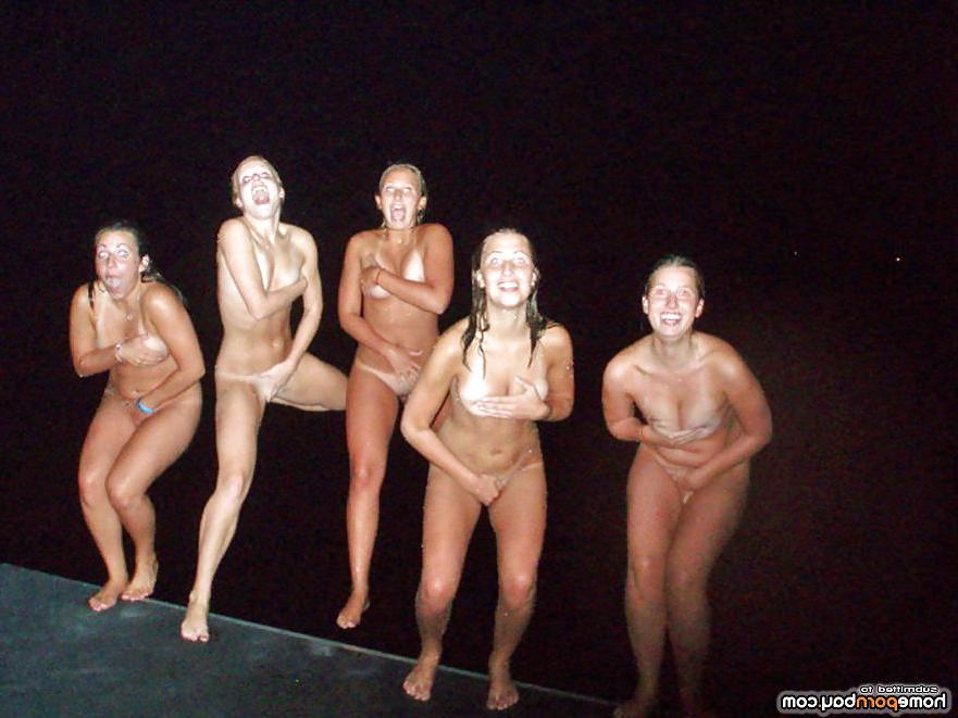 15P Nude college babes