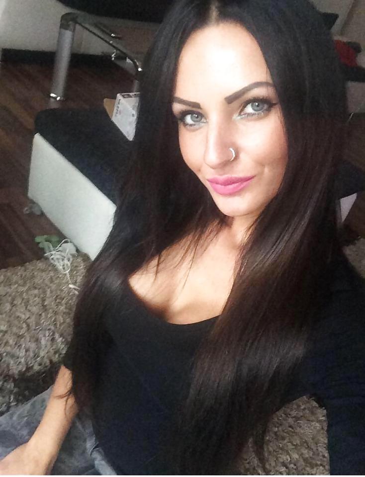 25P Deutsche Teenie-Milf, was würdest du erniedrigend machen? Böse Kommentare