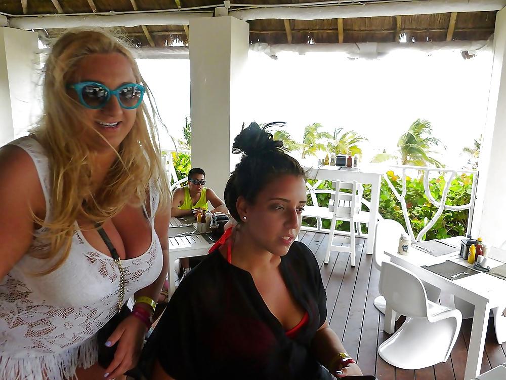 25P Huge Boobs Random Mix Vol 1