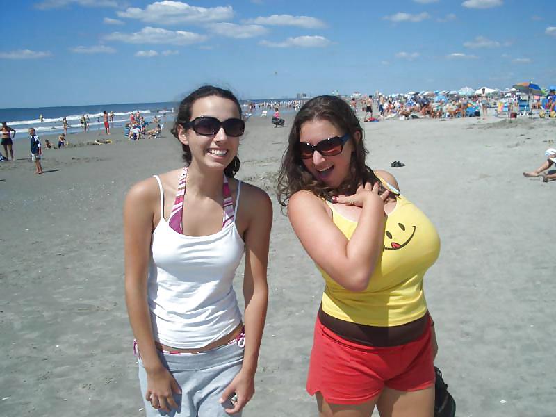 10P American Girl With Massive Boobs