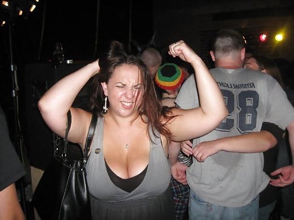 22P American Milf With Massive Tits