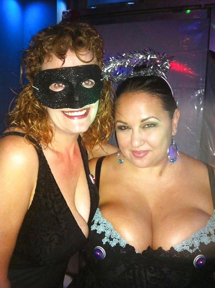 22P American Milf With Massive Tits