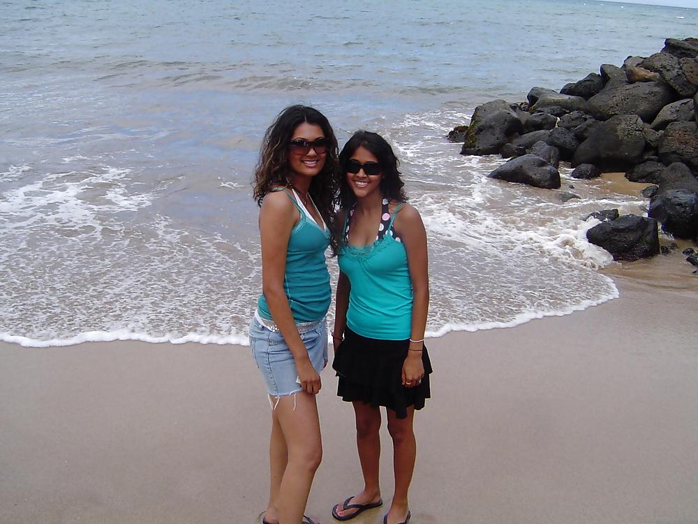 25P Goa vacation hot pics of indian girls