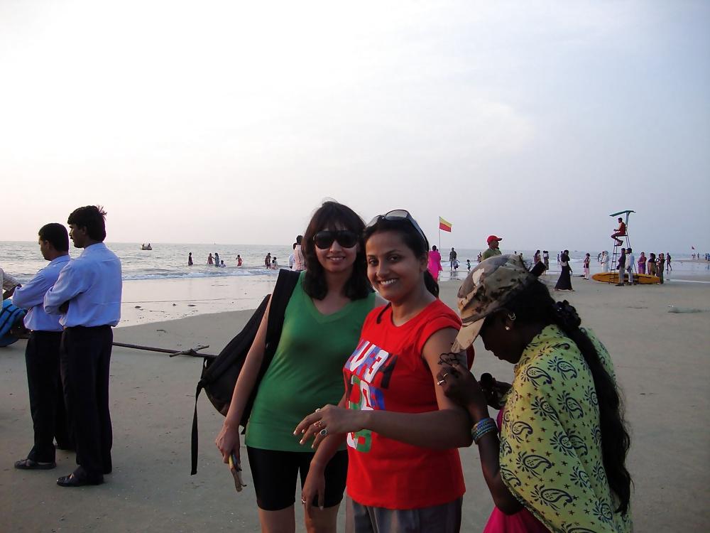 25P Goa vacation hot pics of indian girls
