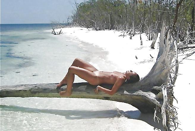 25P Favorite Beach Babes 4