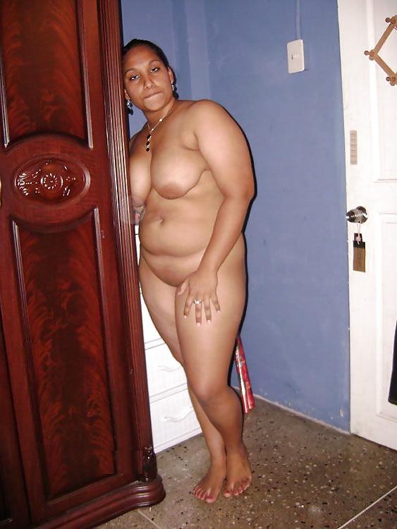 25P Indian tits, asses and matures.