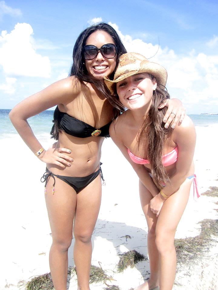 25P Facebook teen babes 10 bikini beach party