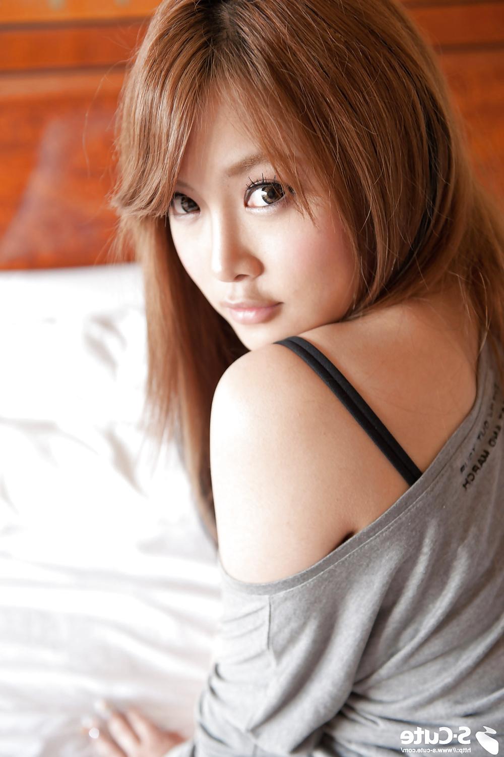 17P Sexy asian babe
