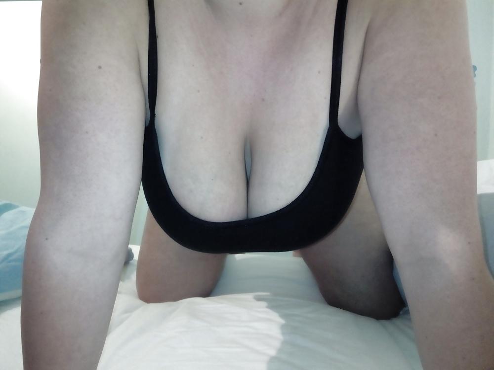 15P Huge boobs and ass