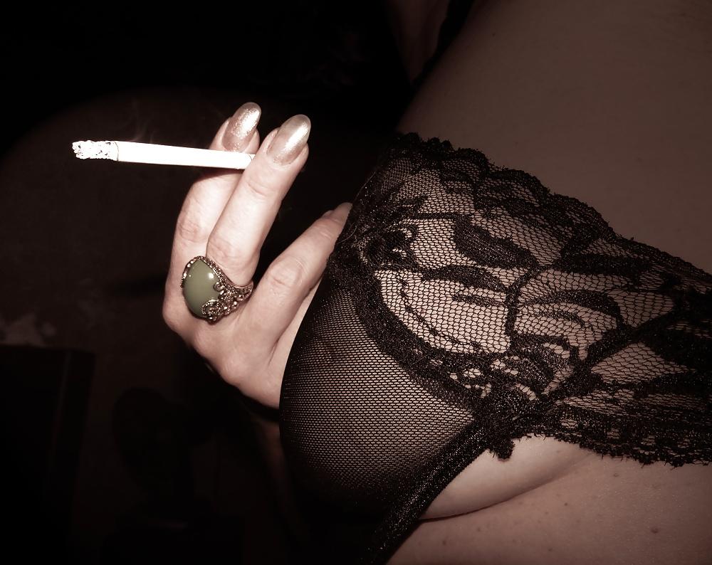 11P Smoking wife