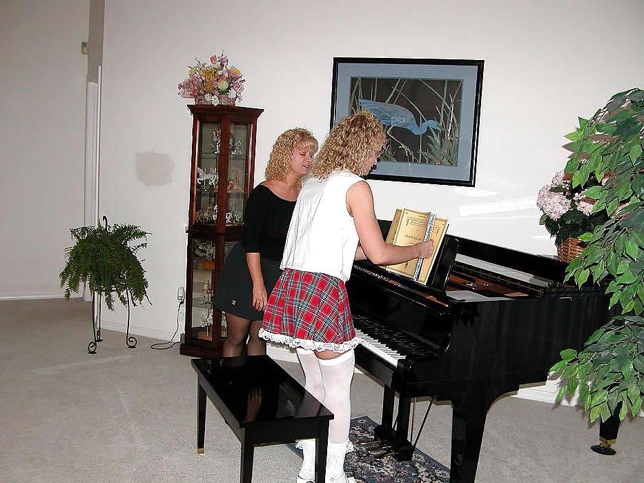 25P The Piano Teacher