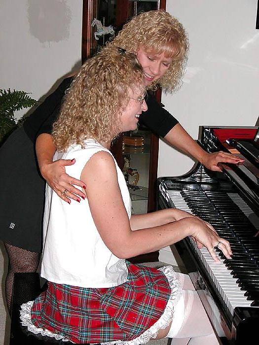 25P The Piano Teacher