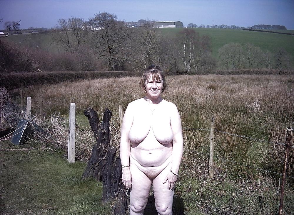 6P I love being nude out in my garden