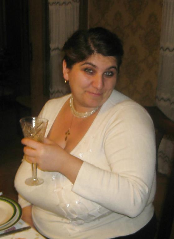 5P Huge tits mom