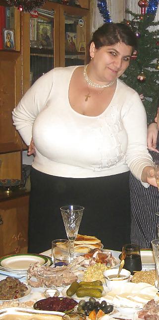 5P Huge tits mom
