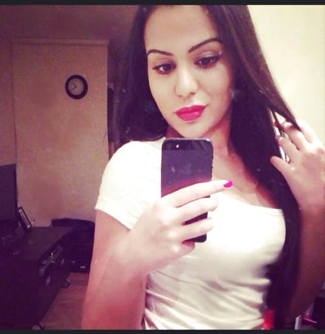 17P Hot Sexy Indian Wife 