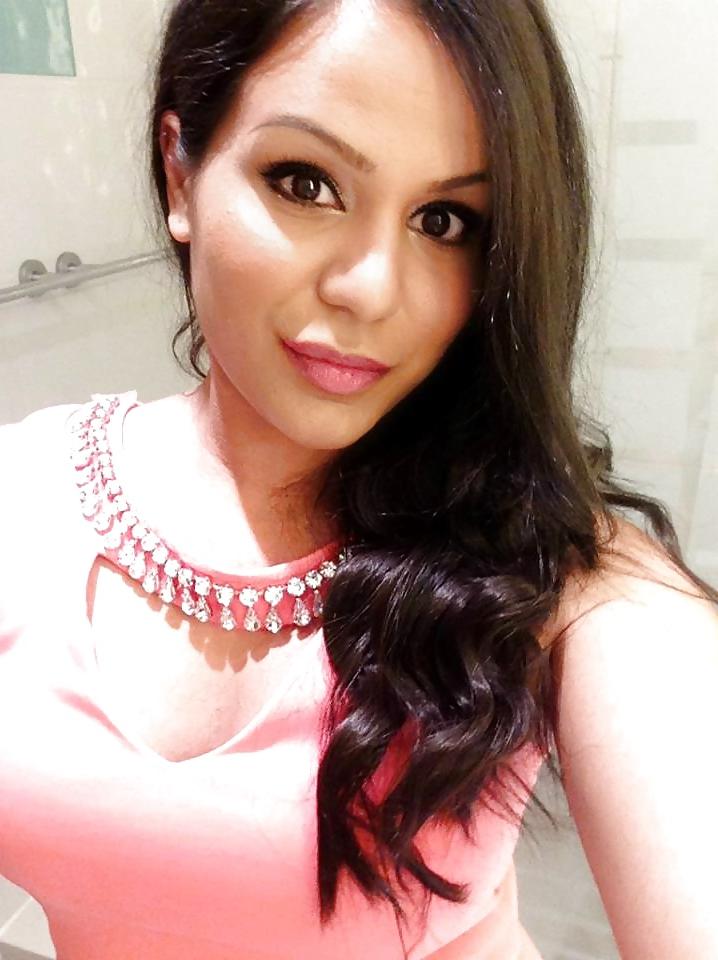 17P Hot Sexy Indian Wife 