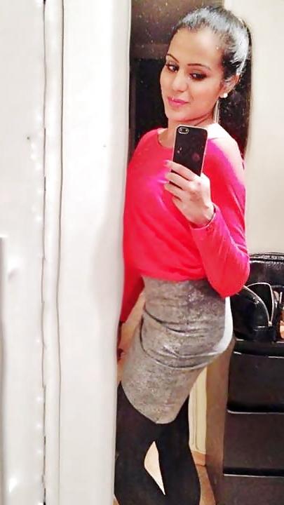 17P Hot Sexy Indian Wife 