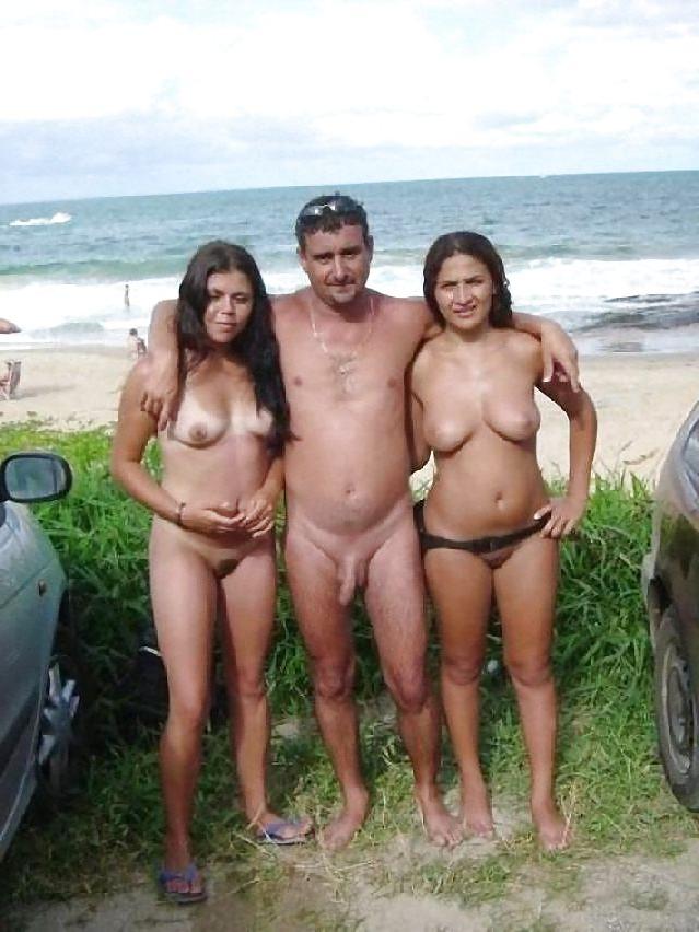 25P Nude Beach Babes