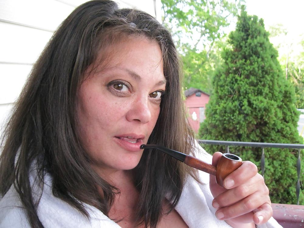 7P Smoking hubby's pipe and more