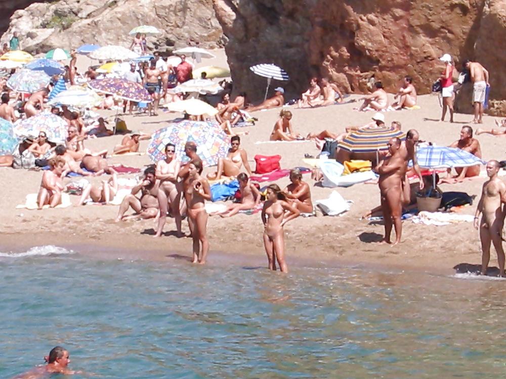 25P Nude Beach Babes