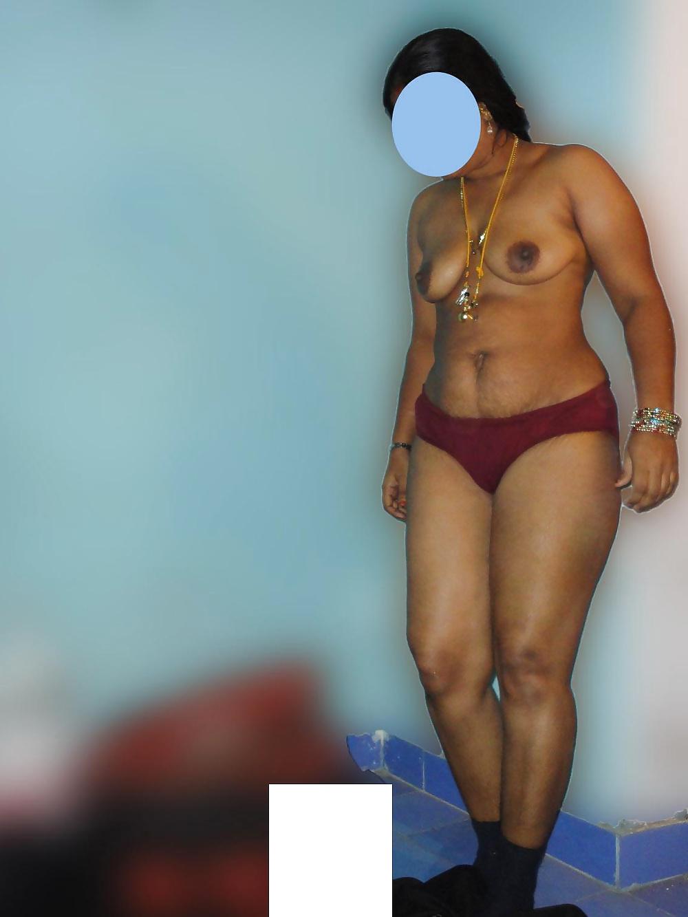 20P Indian Aunty Show 12