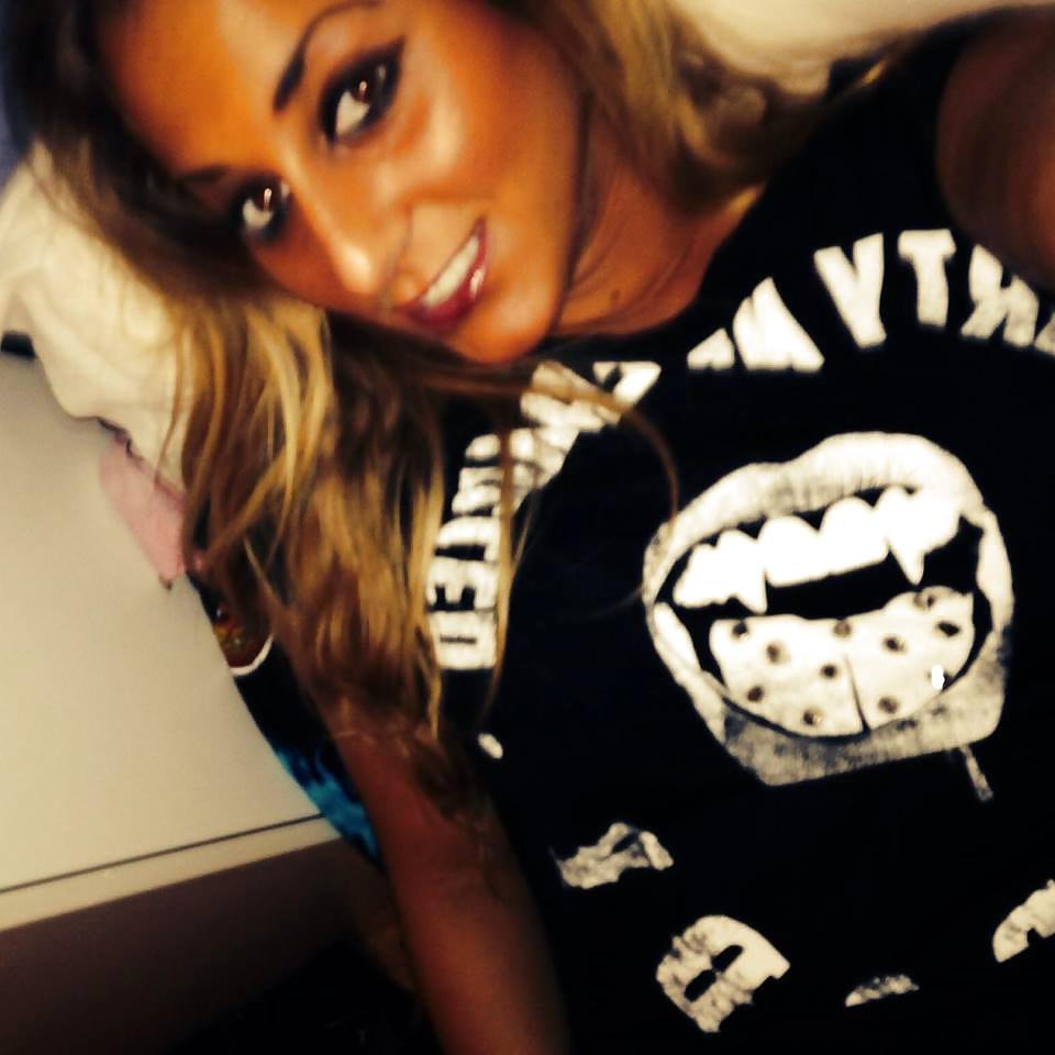 11P Hilary beurette cochonne 