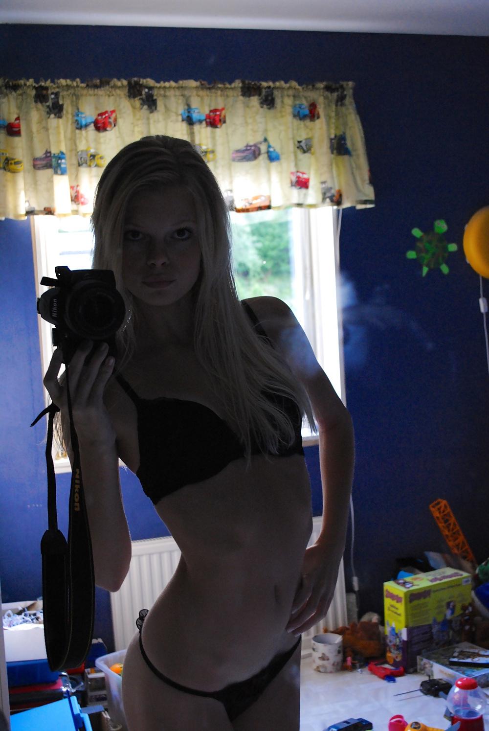 25P Blondie with small tits