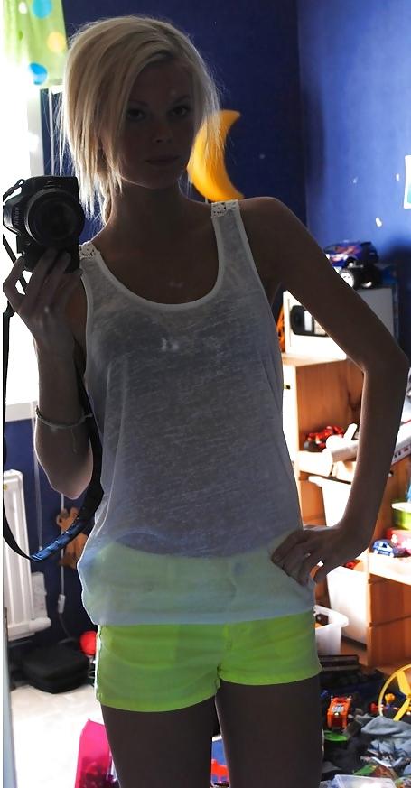 25P Blondie with small tits