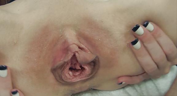 18P Pussy Gaping 1
