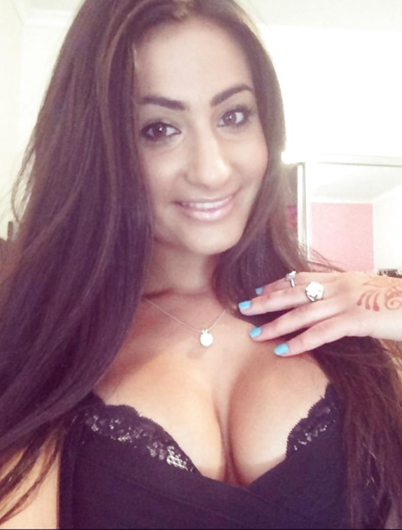 25P Petite beurette iranienne tres sexy