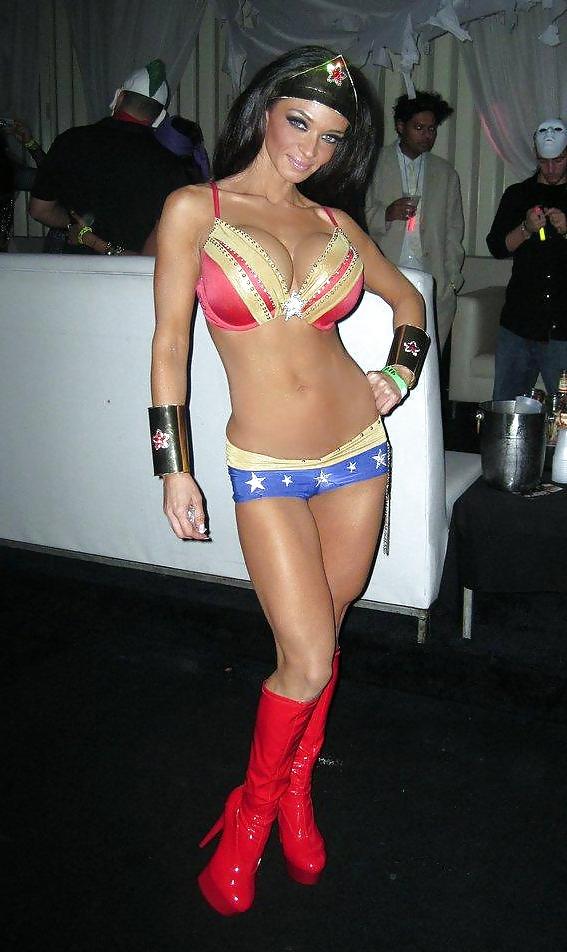25P Awesome boobs in tight tops or not 3!!!!