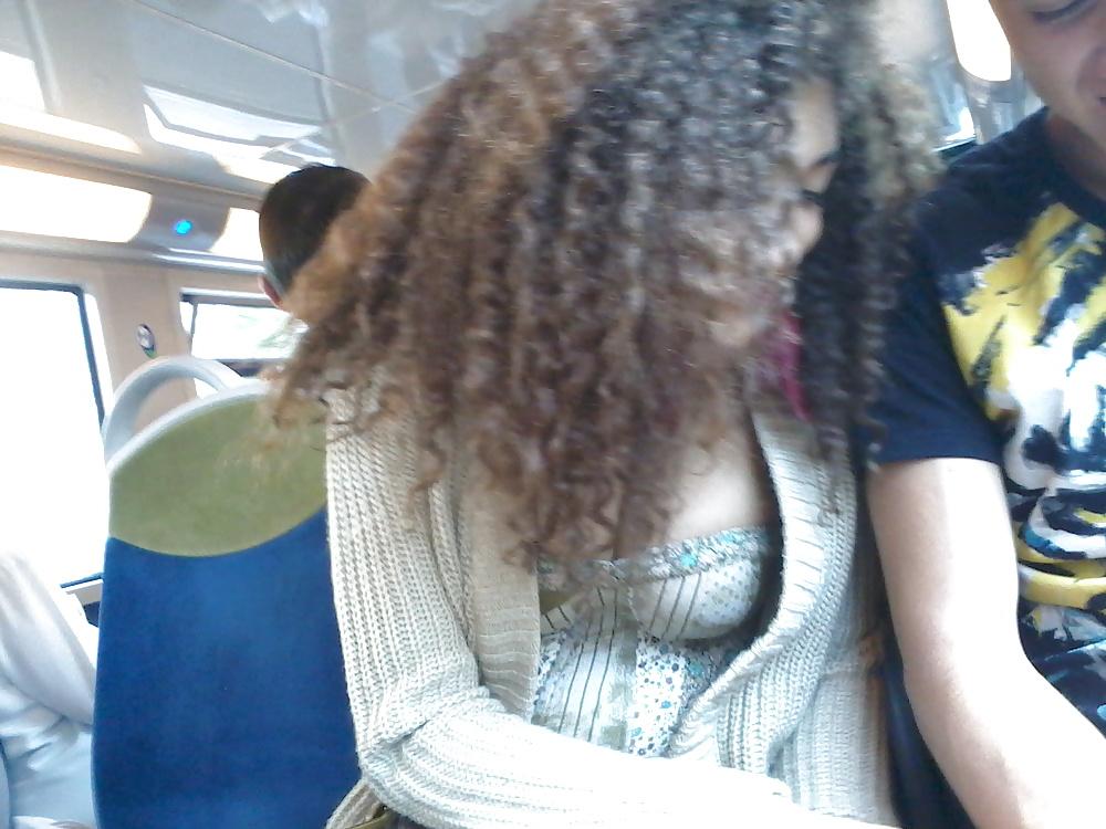17P Beurette dans le train