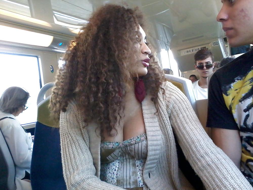 17P Beurette dans le train