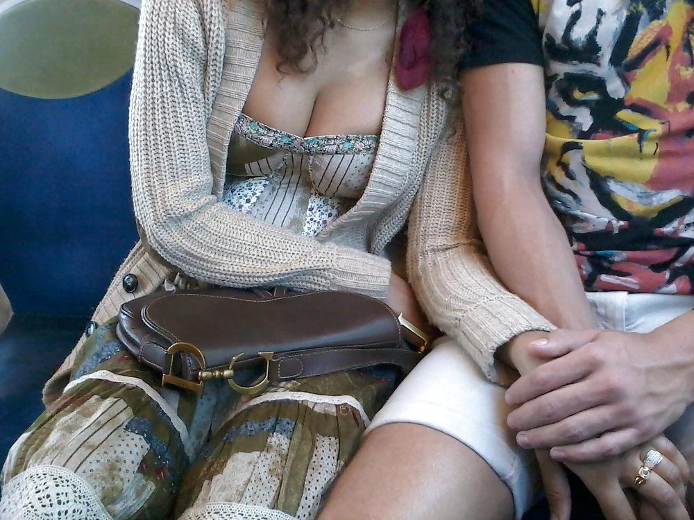 17P Beurette dans le train