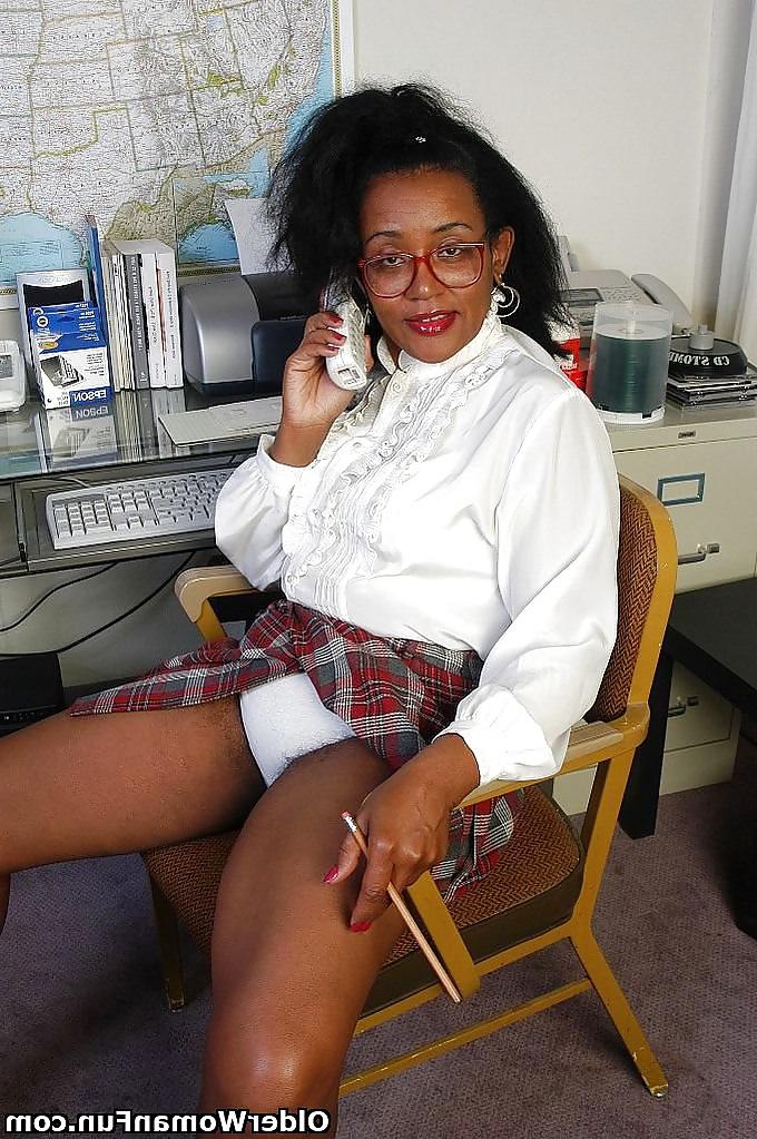 16P 52 year old Rayveen from OlderWomanFun