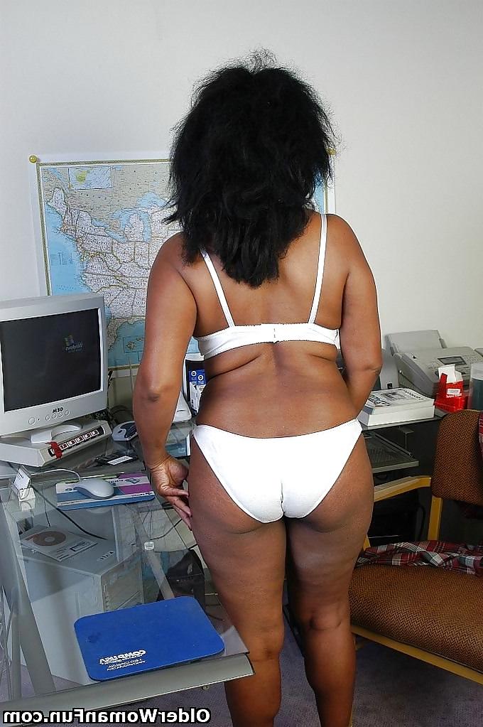 16P 52 year old Rayveen from OlderWomanFun