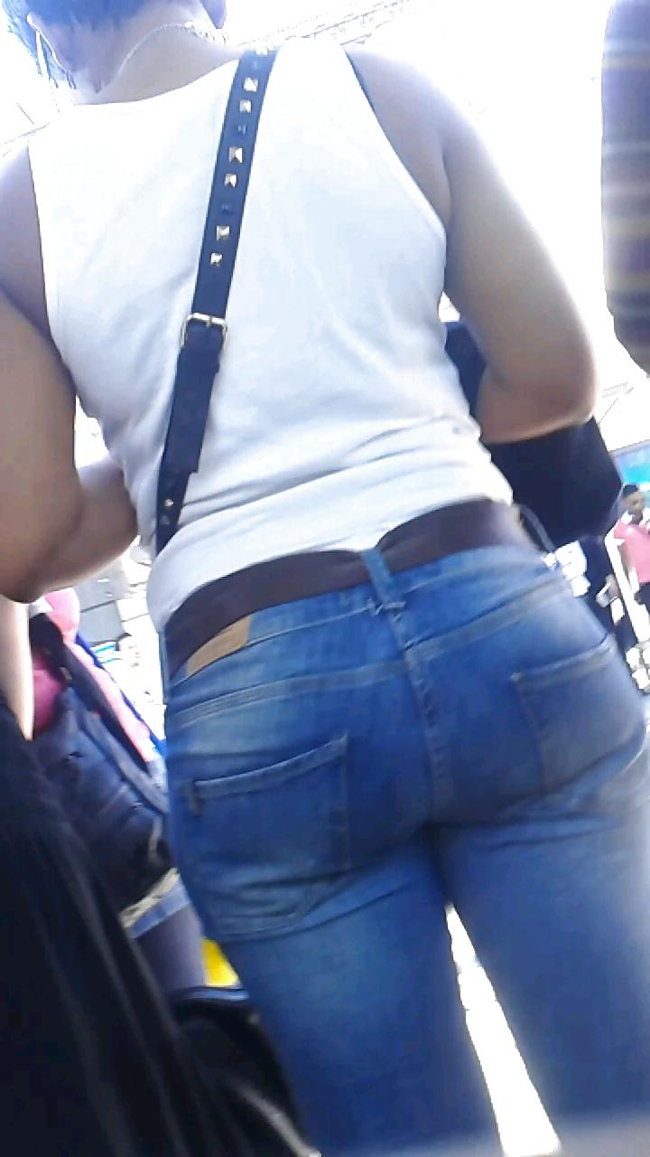 12P Ebony girl ass