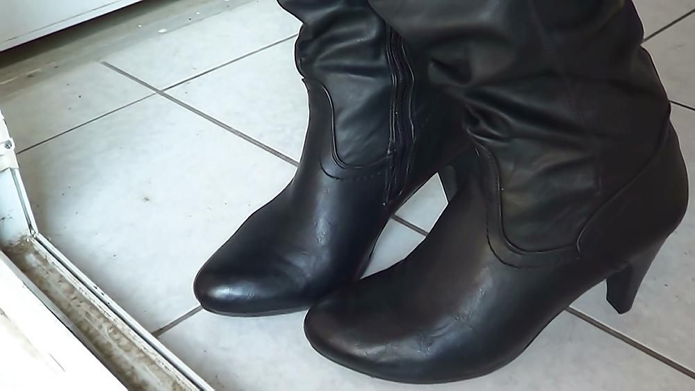 23P Boots & skirt