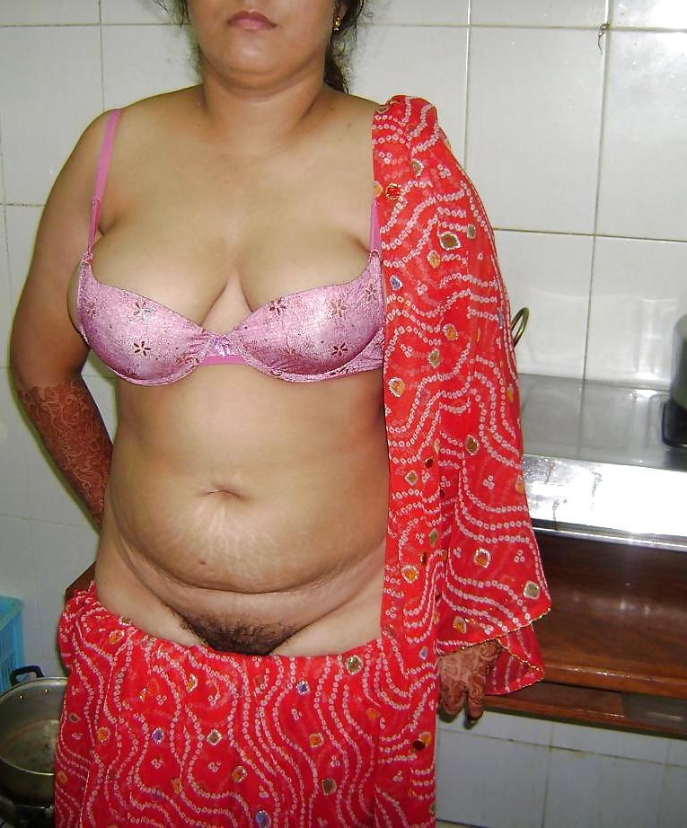 25P Indian aunty show 4