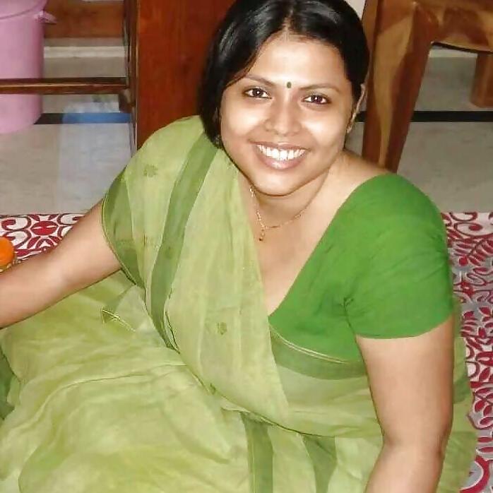 25P Indian hostel girls
