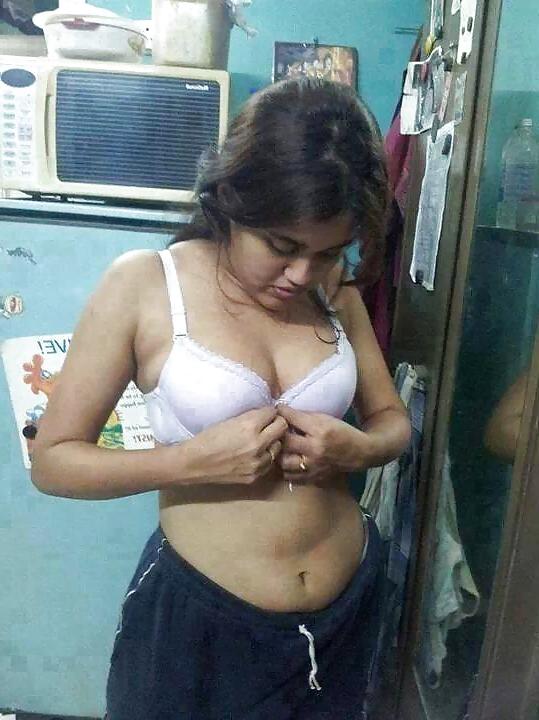 25P Indian hostel girls