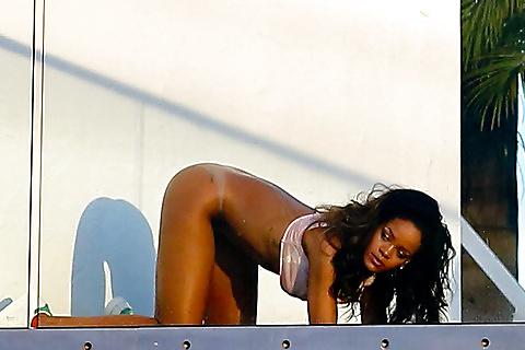 20P Rihanna Photoshoot Ass Naked on all fours