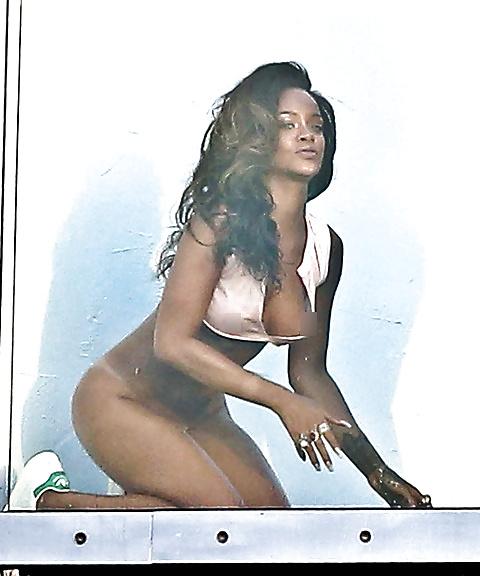20P Rihanna Photoshoot Ass Naked on all fours