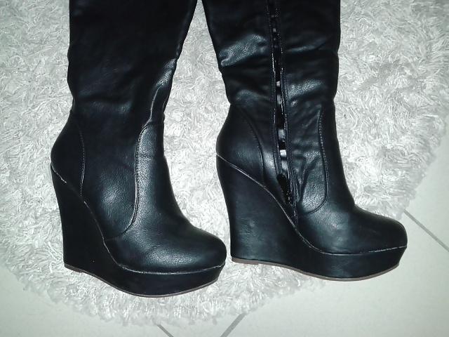 10P Cum on sister-in-law platform boots