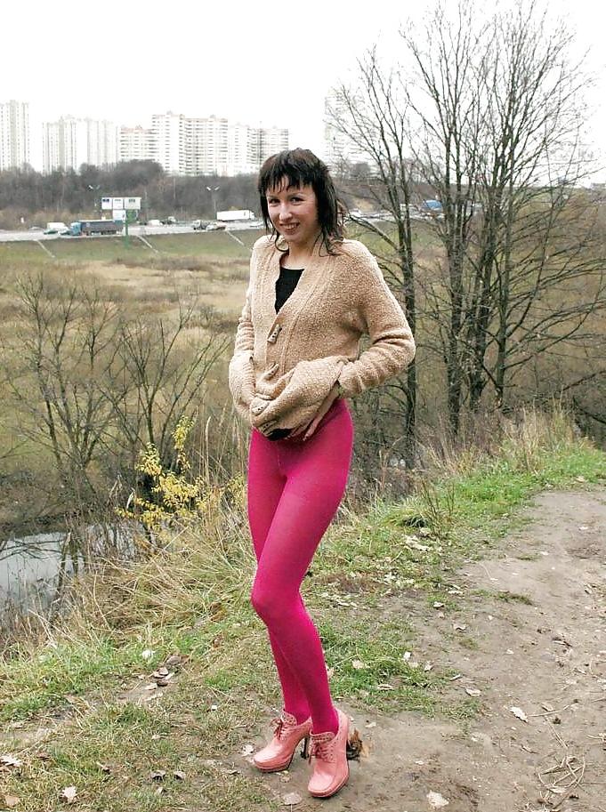 6P Babes in pantyhose all - caught short! 