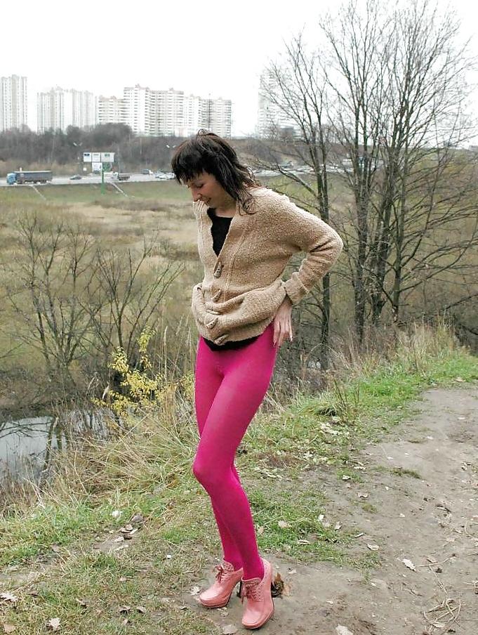 6P Babes in pantyhose all - caught short! 