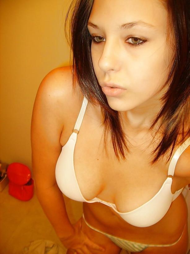 21P Babes in bras