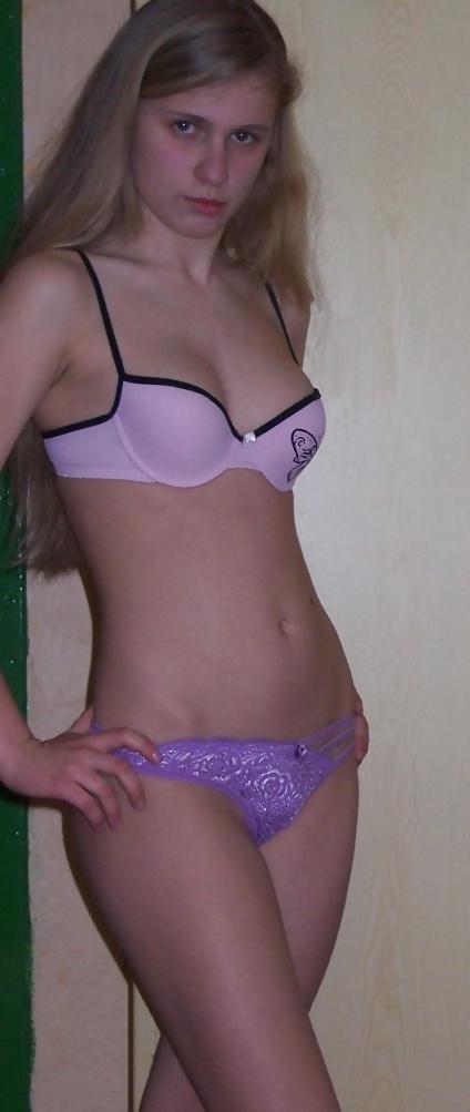 21P Babes in bras