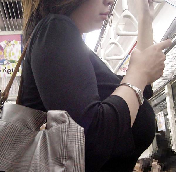 20P Japanese Girl Boobs 15